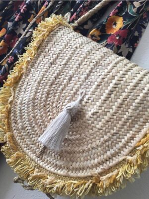 bandolera natural decorada en tonos amarillos estilo boho
