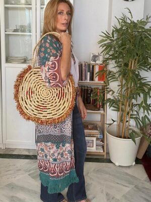 bolso de palma con flecos color naranja y abalorios