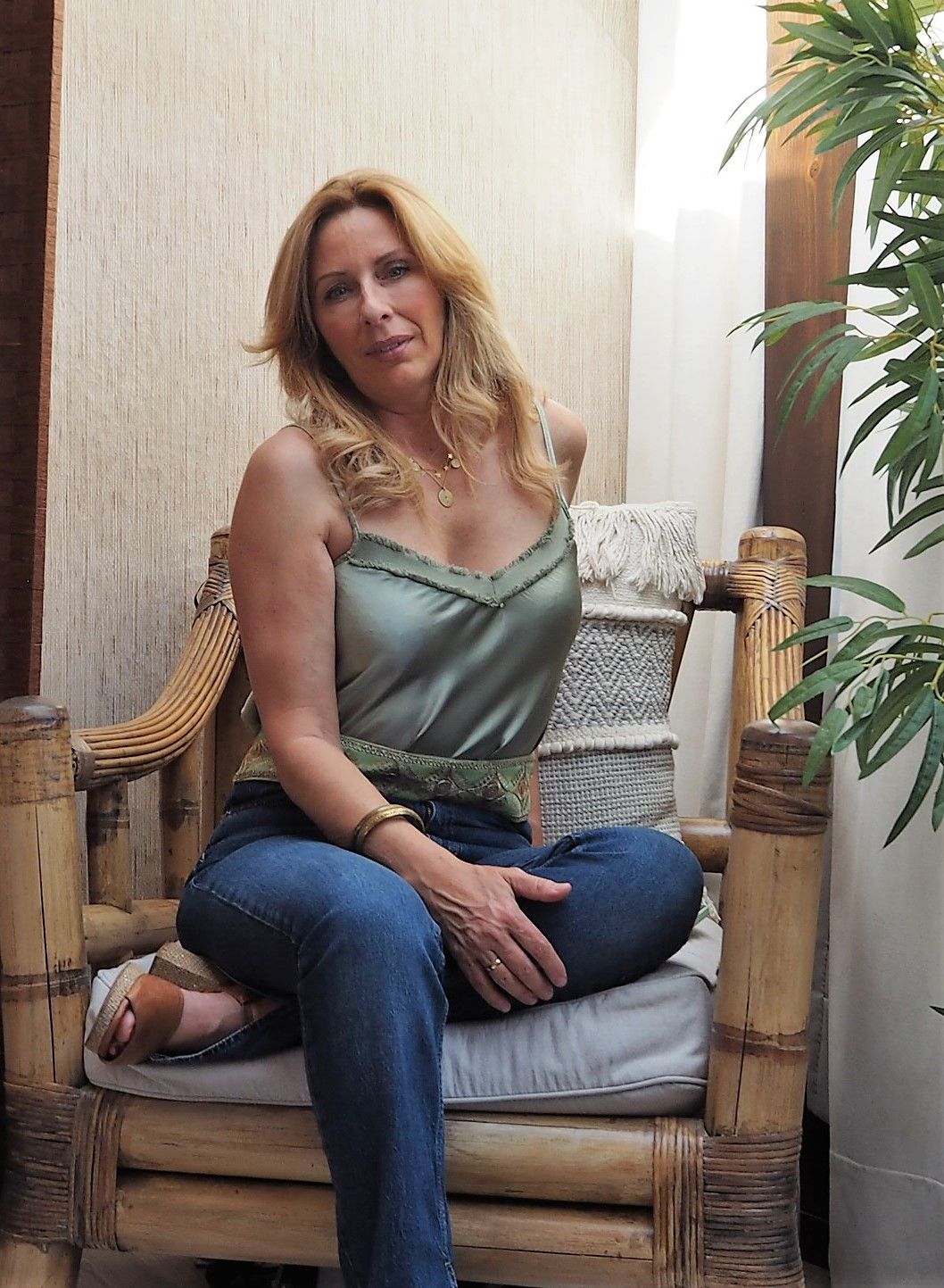cinturón de seda con bordados oro viejo