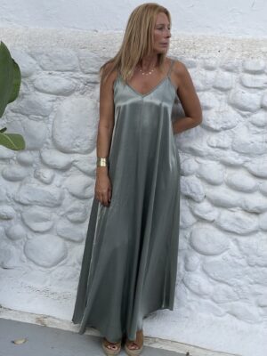 vestido largo lencero satinado de color verde