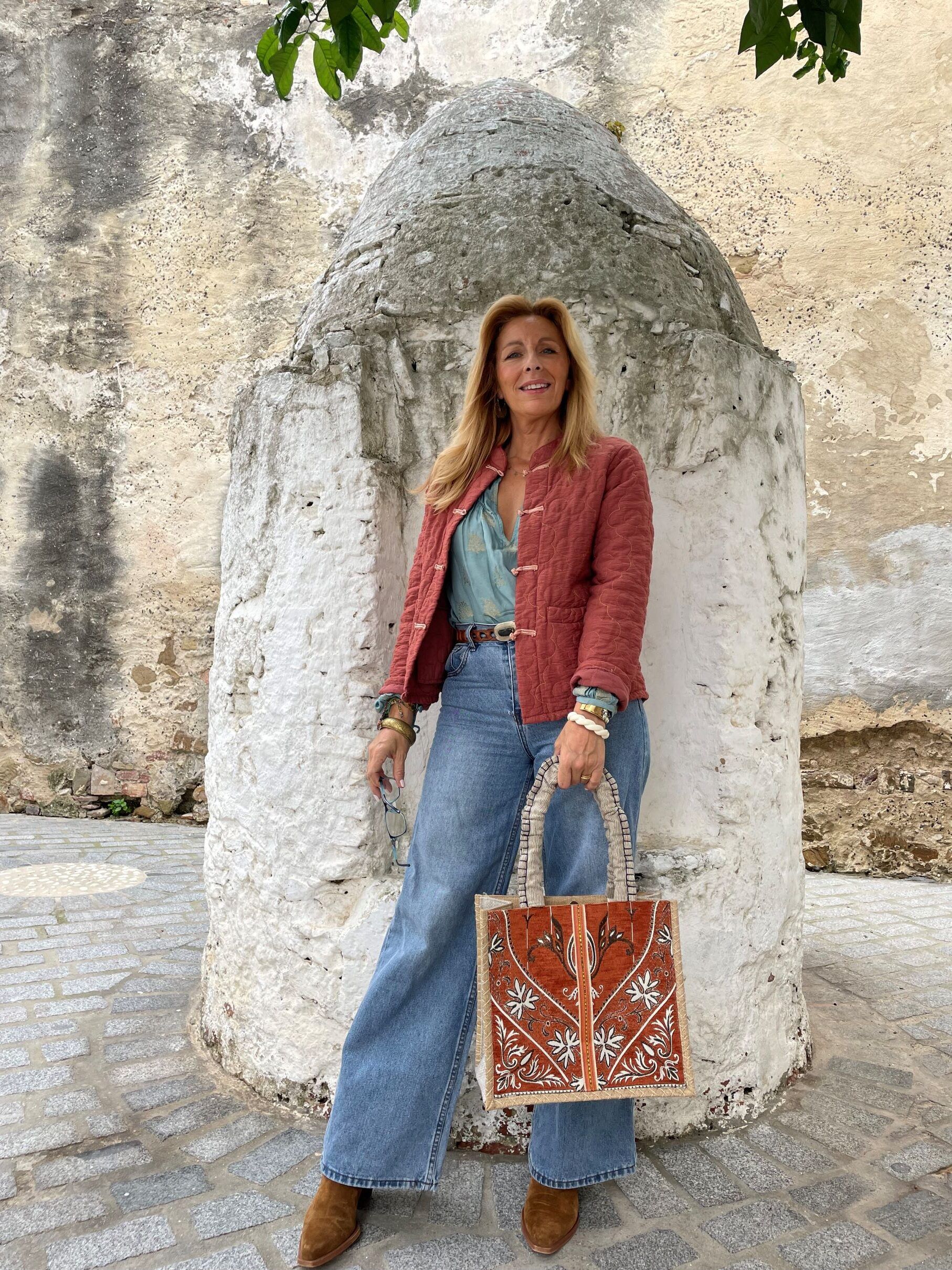 look casual con bolso de aire bohemio