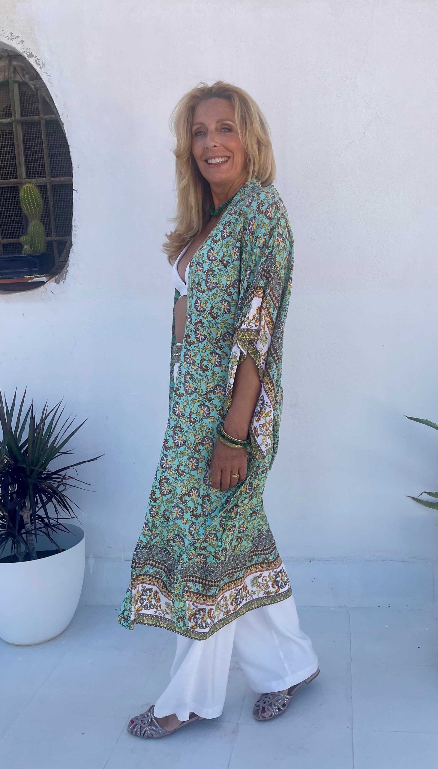 kimono mujer estampado en tonos verde agua y tostados