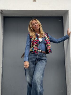 chaleco boho bordado azul