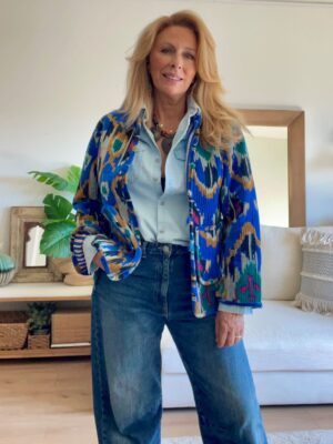 look casual con chaqueta azul