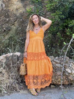 Vestido con encaje bordado de estilo bohemio