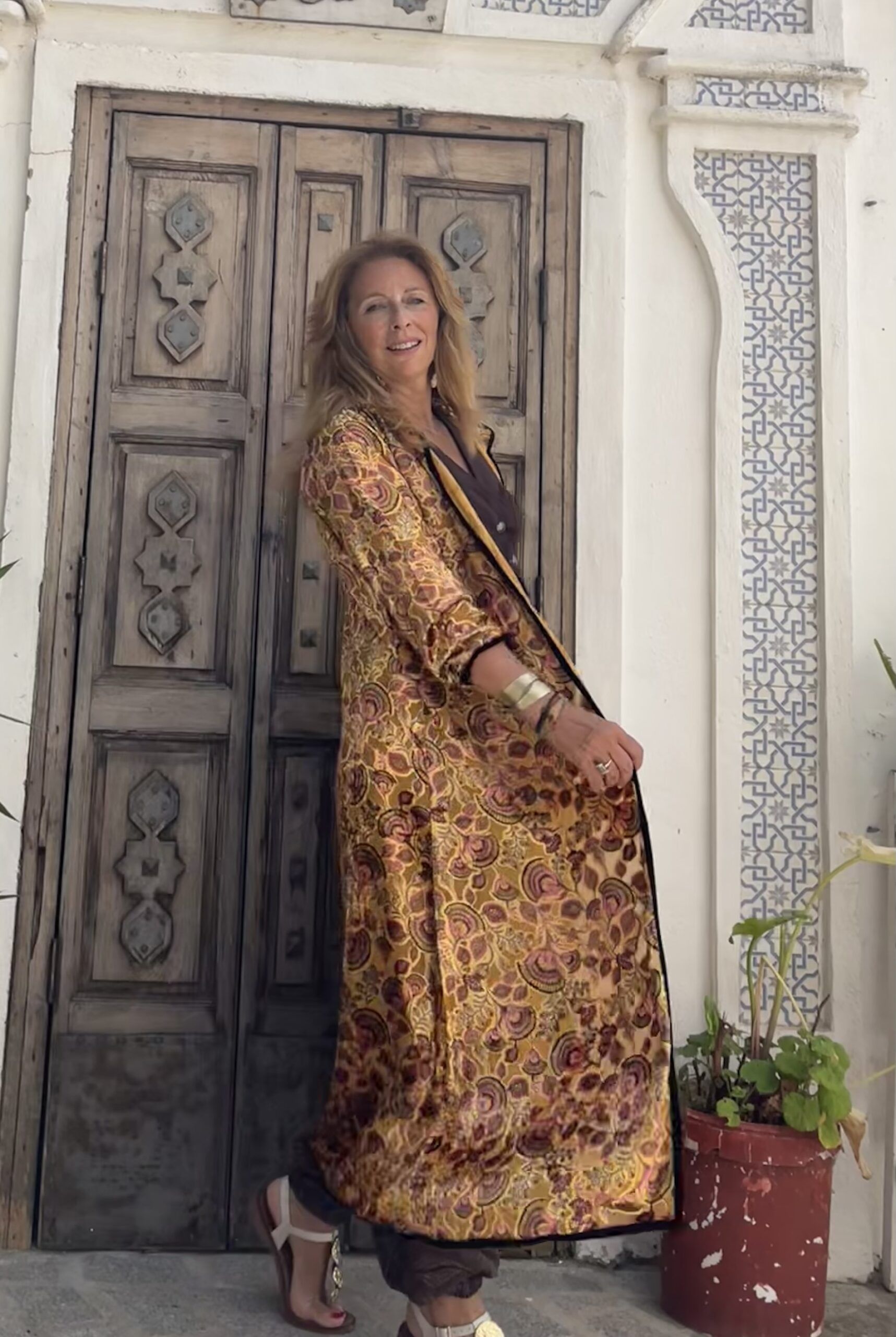 Kimono largo estampado ocre