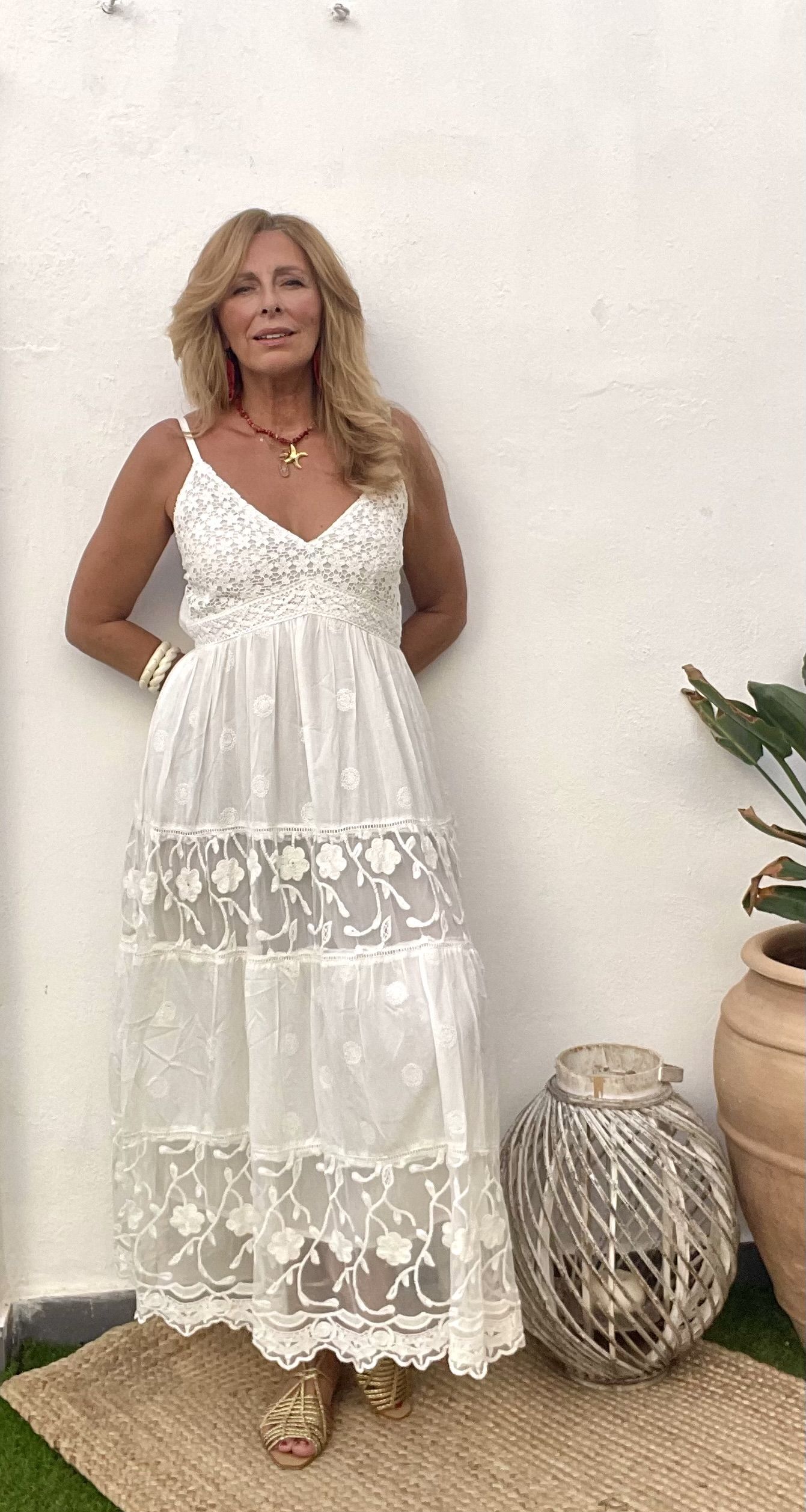 Vestido blanco bordado