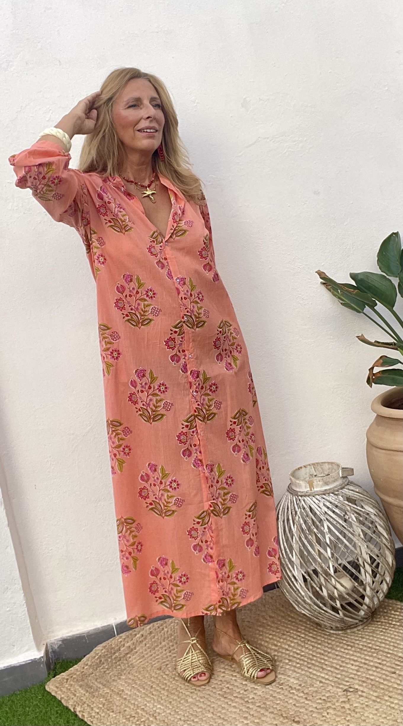 Vestido de verano en color coral